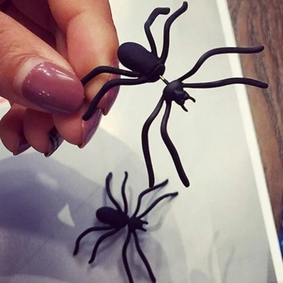 🕷 earrings 🕸 - Picture 1 of 10